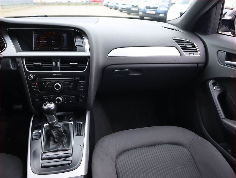 Audi A4 (2015) Design 2.0 TDI, Bi-Xenony - fotka 8 z 18
