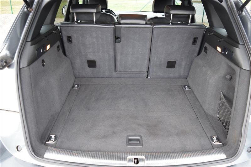 Audi Q5 3,0 V6 180KW S-LINE AUTOMAT - fotka 26 z 57