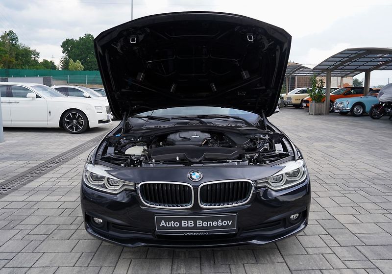 BMW Řada 3 320d automat/EfficientDynamic/ - fotka 9 z 39