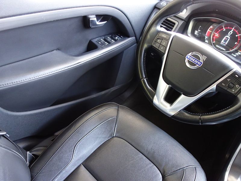 Volvo V70 (2015) 2.0D4 133kW 8A DRIVE - fotka 11 z 39