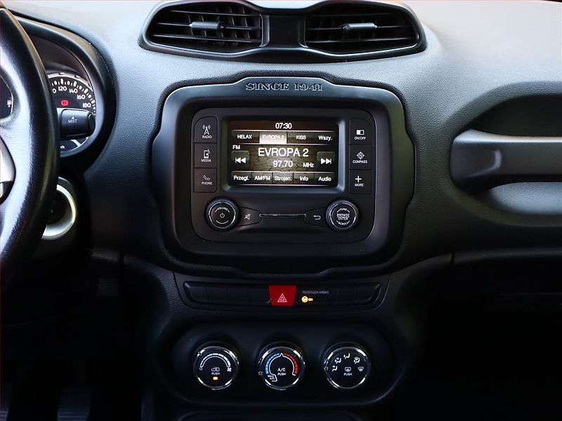 Jeep Renegade (2014) 1.6 MultiJet, Tempomat - fotka 10 z 16