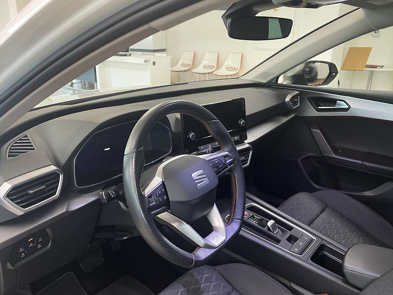 Seat Leon 2.0TDI 110 kW, FR, DSG, ST, ČR - fotka 10 z 27