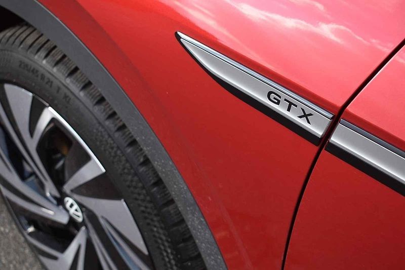 Volkswagen ID.4 GTX umí dobře manévrovat i v těsnějších prostorách