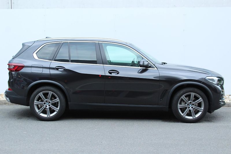 BMW X5 xDrive45e, 290kW - fotka 3 z 26