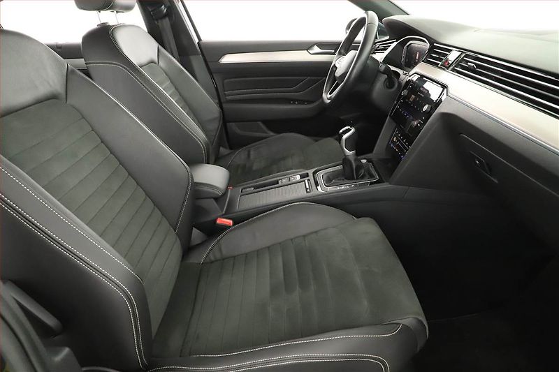 Volkswagen Passat (2023) 2.0 TDI - fotka 7 z 20