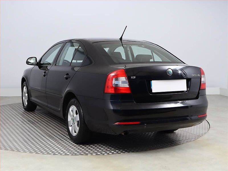 Škoda Octavia (2013) 1.6 TDI, Tempomat - fotka 4 z 14