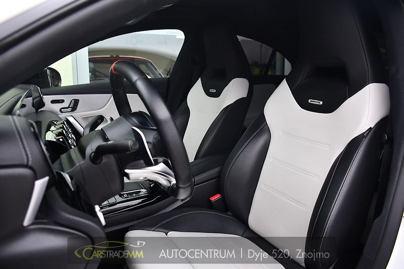 Mercedes-Benz CLA AMG 35 KESSY PANO 4MATIC - fotka 11 z 58