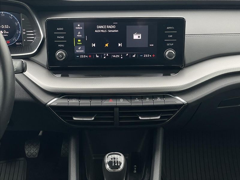 Škoda Octavia 2,0 TDI Combi Ambition Plus - fotka 11 z 22