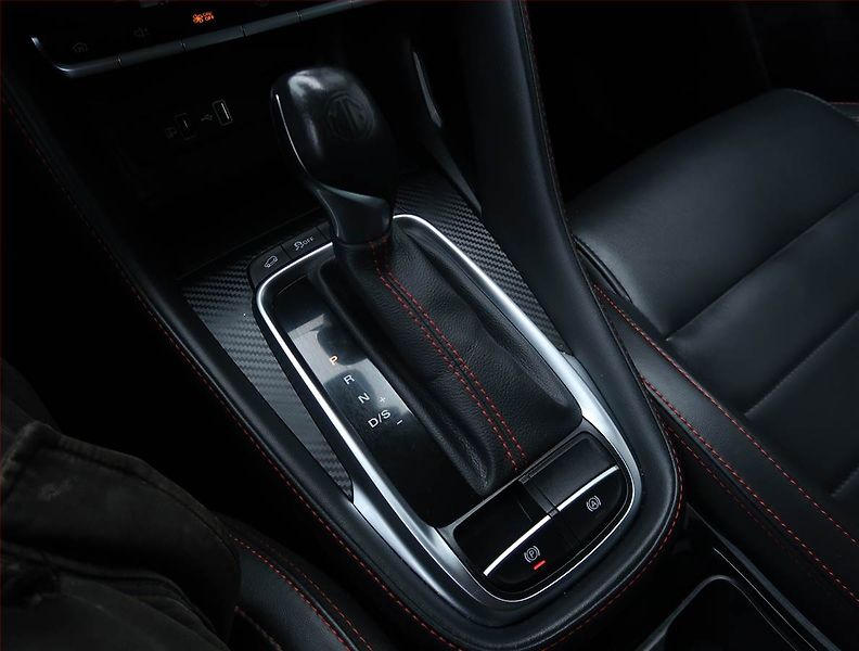 MG ZS (2022) 1.0 Turbo, Automat, Serv.kniha - fotka 13 z 23