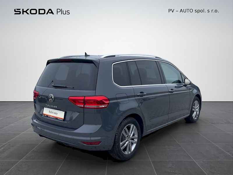 Volkswagen Touran (2026) 1.5 TSI 110 kW EVO2 DSG People - fotka 2 z 35
