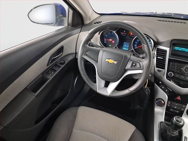 Chevrolet Cruze (2009) 1.6 i 16V, Park. senzory - fotka 7 z 15