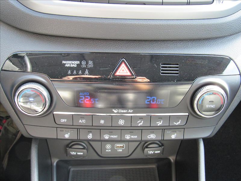 Hyundai Tucson 1,6 GDi 97kW Premium - fotka 19 z 32