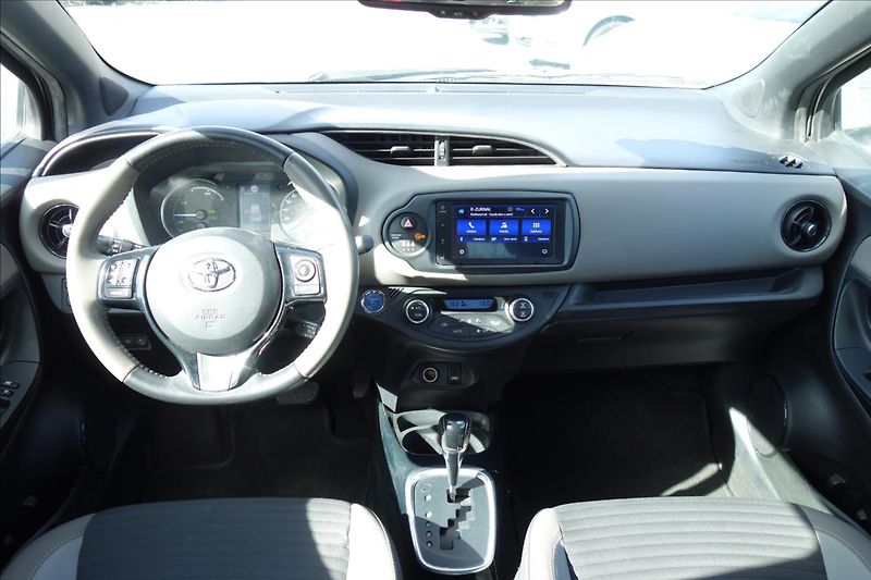 Toyota Yaris 1,5 i, ČR, HYBRID, SELECTION. - fotka 6 z 7
