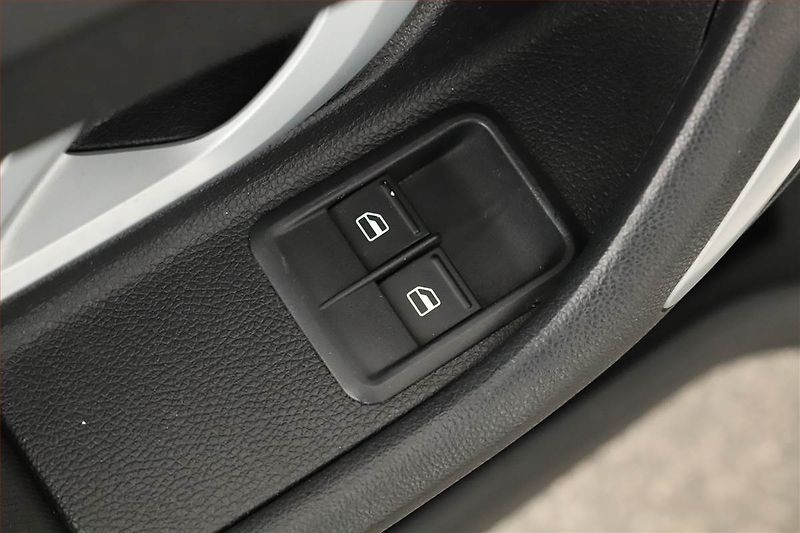 Škoda Fabia (2007) 1.4 TDI, po STK, servisované - fotka 12 z 14
