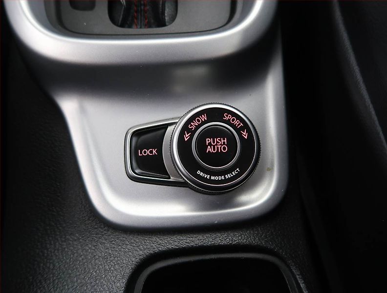 Suzuki Vitara (2015) Elegance 1.4 BoosterJet, 4X4 - fotka 17 z 23