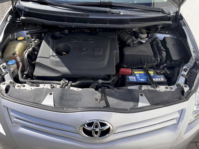 Toyota Auris (2012) 1,4 D-4D 6man - fotka 10 z 22