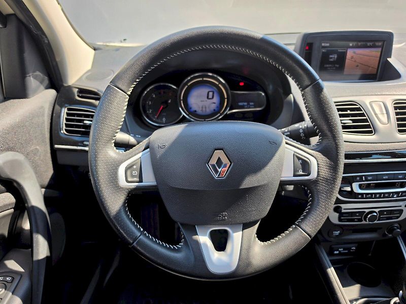 Renault Fluence (2013) 1,6DCI 96KW - fotka 6 z 24
