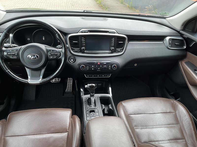 Kia Sorento 2.2 CRDi Platinum 4x4 Automat - fotka 21 z 33