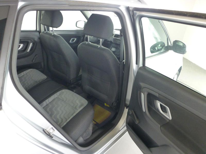 Škoda Fabia (2009) 1,6I-77KW*PARK.S**AC**VYHŘ.SED - fotka 19 z 25