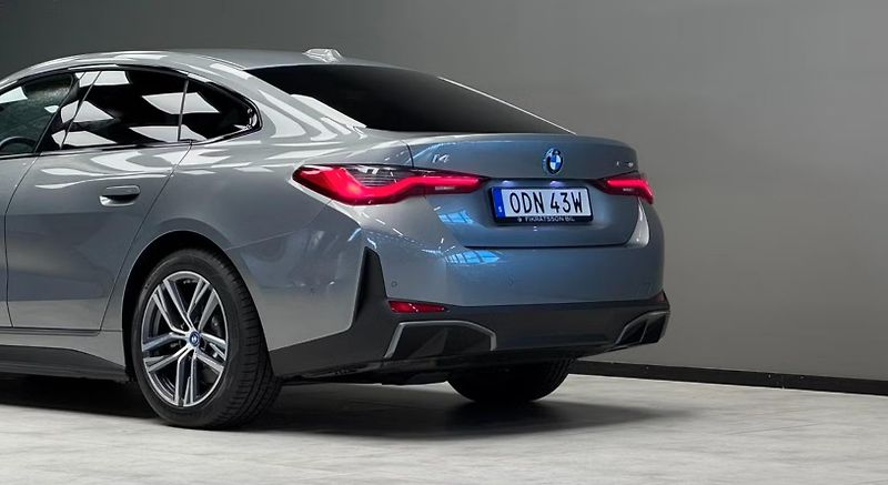 BMW i4 eDrive40 GC SoH 95% Bílý in. - fotka 20 z 23