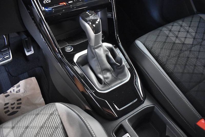 Volkswagen T-Roc (2025) R-Line 1.5TSI 110kW DSG - fotka 22 z 24