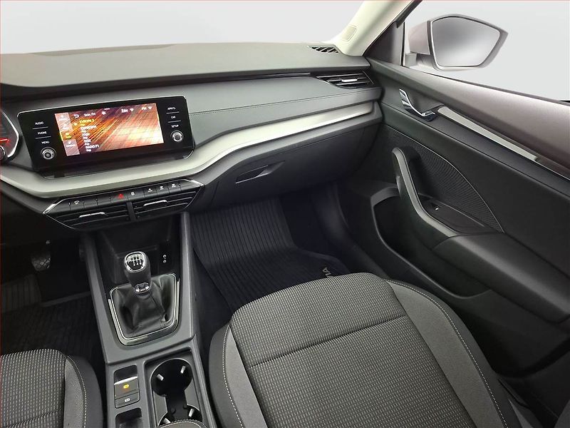Škoda Octavia (2023) Ambition 2.0 TDI, ČR,1.maj - fotka 8 z 15