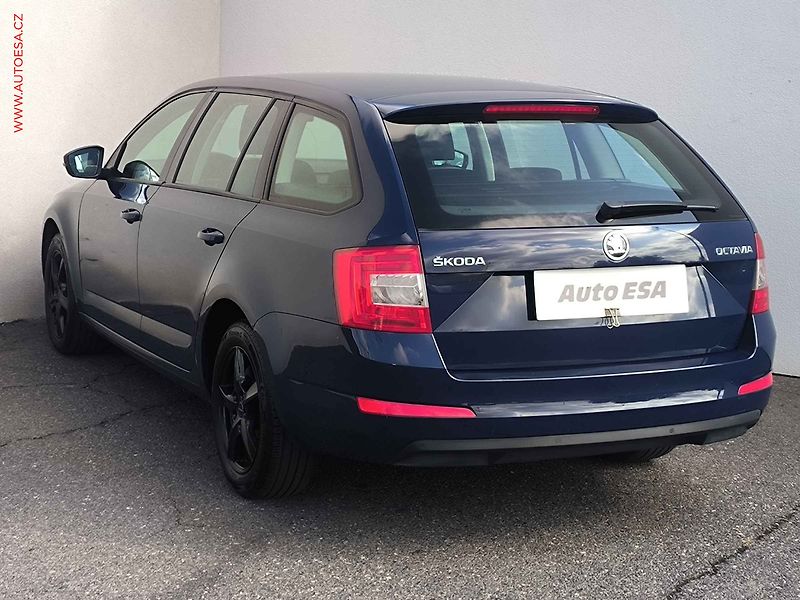 Škoda Octavia (2015) 1.6TDi, ČR, AC, park.čidla - fotka 6 z 17