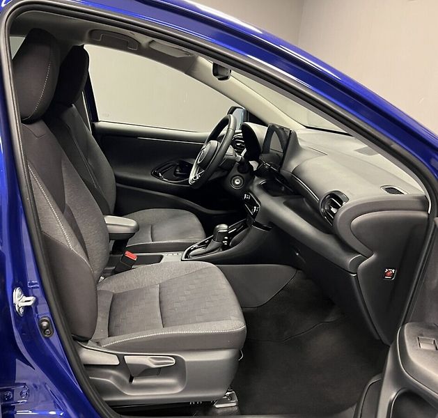 Toyota Yaris 1.5 Hybrid AT STYLE - fotka 9 z 16