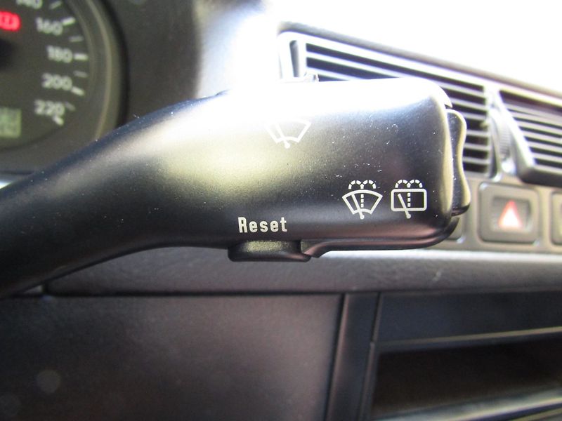 Volkswagen Golf (2002) 1.4 16V KLIMA FUNKČNÍ - fotka 30 z 34