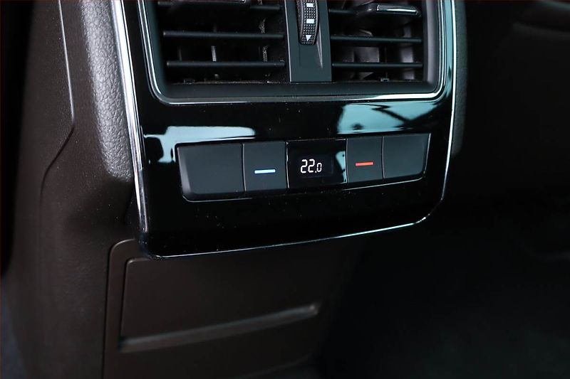 Škoda Superb (2016) Laurin&Klement 2.0 TDI - fotka 30 z 30