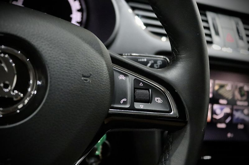 Škoda Octavia 3 FL Combi 1.4 TSI 110 kW - fotka 24 z 29