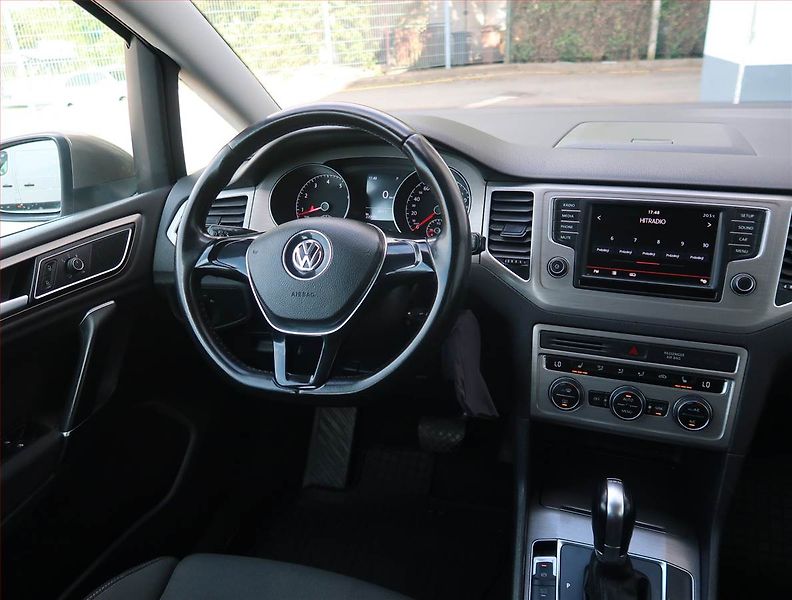 Volkswagen Golf Sportsvan (2015) 1.2 TSI, Automat, ČR,1.maj - fotka 7 z 21