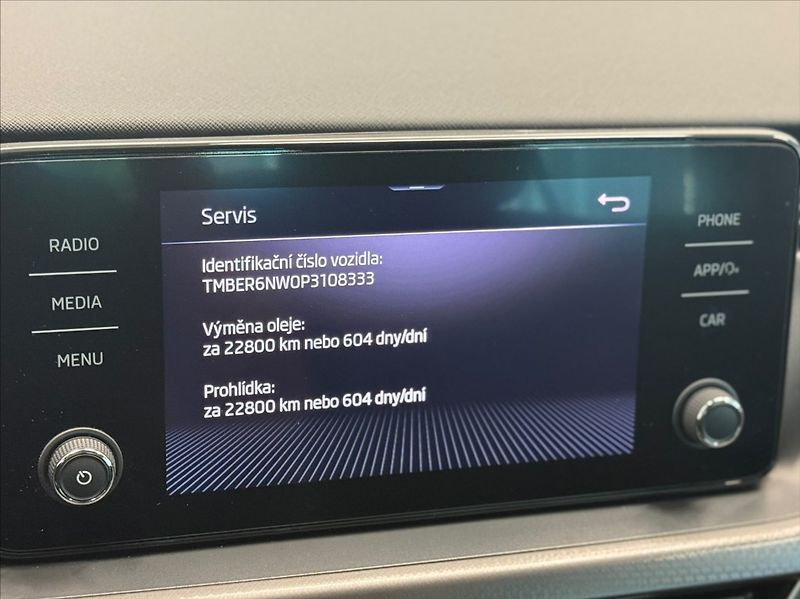 Škoda Scala 1,0 TSI STYLE DSG - fotka 11 z 16