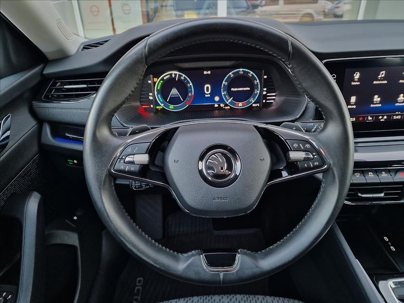 Škoda Octavia 1.4 TSI iV 150kW DSG Style,ČR - fotka 21 z 48