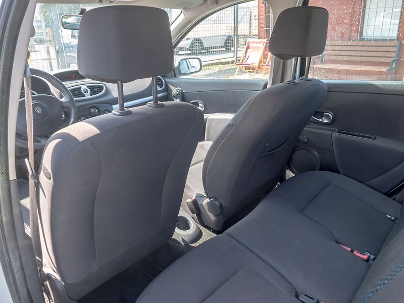 Renault Clio (2006) 1.2i 55KW - fotka 27 z 35