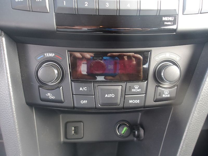 Suzuki Swift 1,6i 100kw SPORT !! - fotka 13 z 29