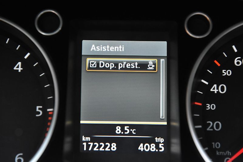 Volkswagen Passat 2.0 TDi CR COMFORTLINE, VÝHŘEV - fotka 17 z 50