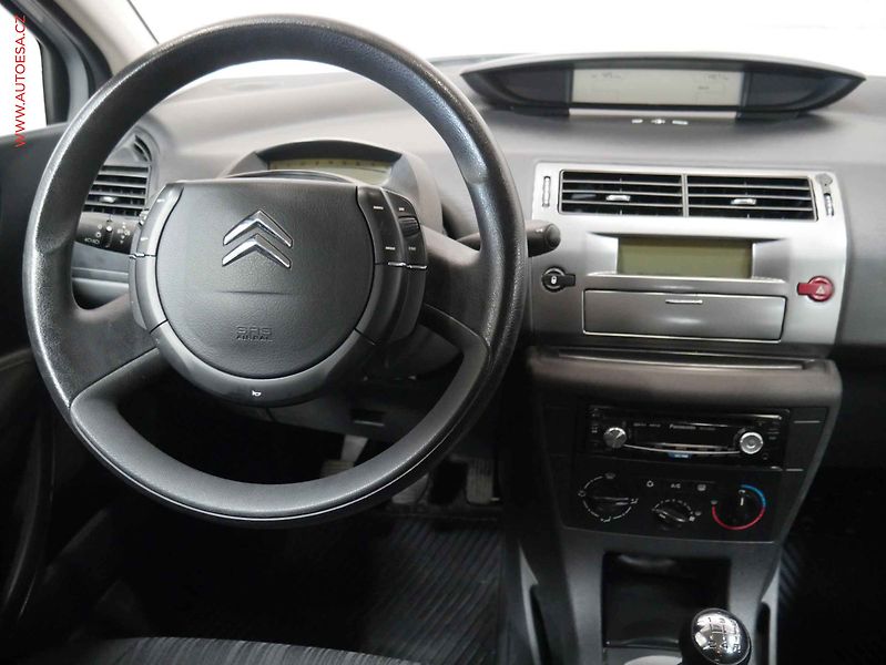 Citroën C4 (2008) 1.4i, servis.kniha, AC - fotka 13 z 17