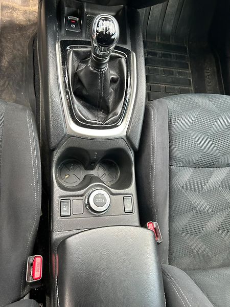 Nissan X-Trail (2015) III.ACENTA dCi 130 4×4 - fotka 10 z 19