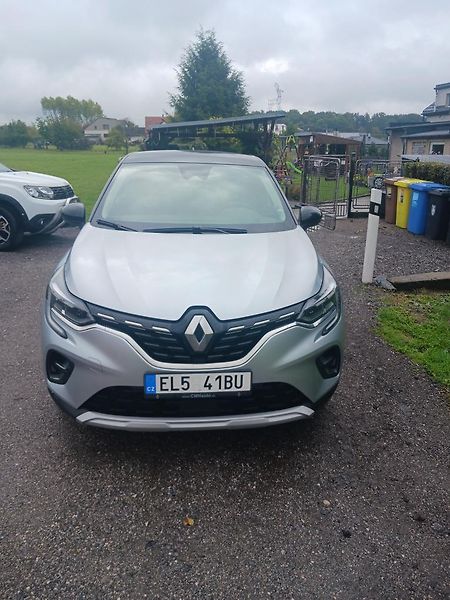 Renault Captur (2023) plug in hybrid - fotka 5 z 14