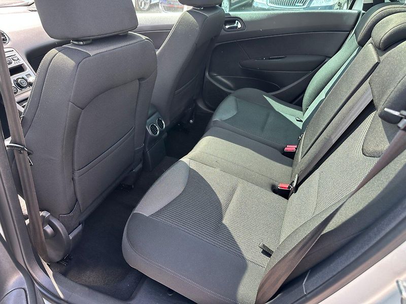 Peugeot 308 (2013) SW 1,6HDI 82Kw - fotka 11 z 24