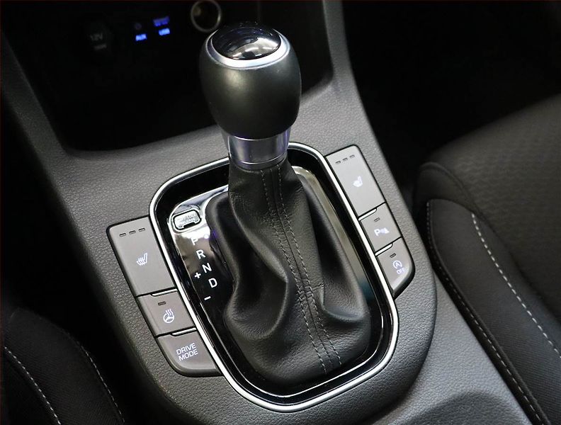 Hyundai i30 (2019) 1.4 T-GDI, Automat, Serv.kniha - fotka 13 z 21