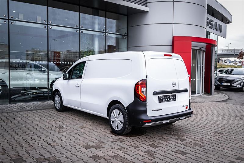 Nissan Townstar 0,0 EV VAN 45 kWh L2 TEKNA - fotka 17 z 33