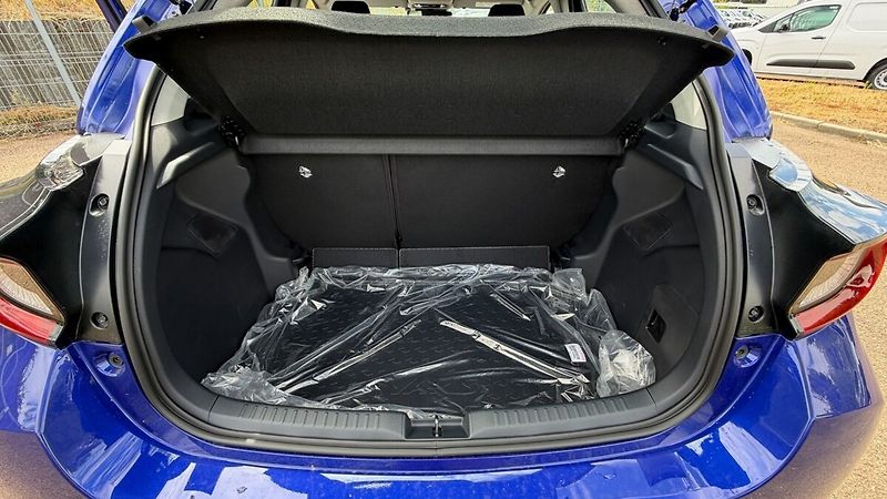 Toyota Yaris 1,5 HEV 116  LIMITED EDITION C - fotka 9 z 23