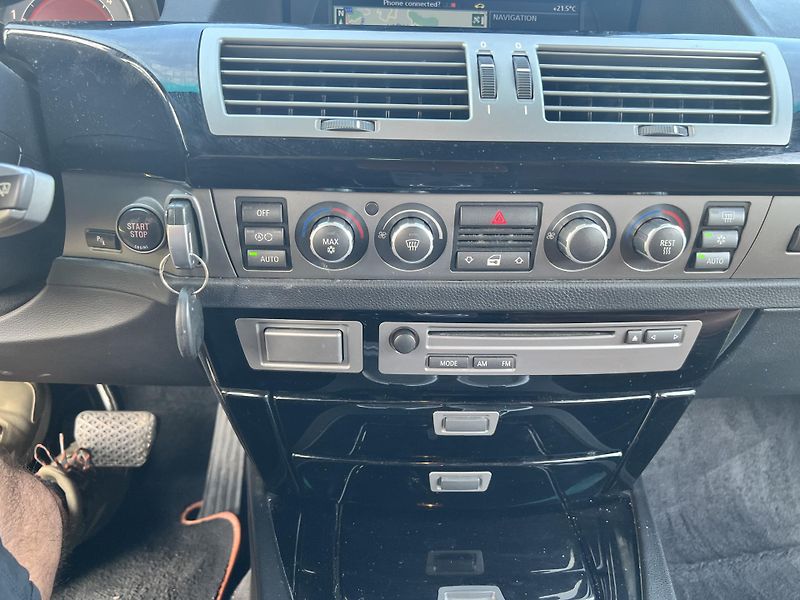 BMW Řada 7 3.0 170KW,MAX VÝBAVA,T.Z - fotka 42 z 46