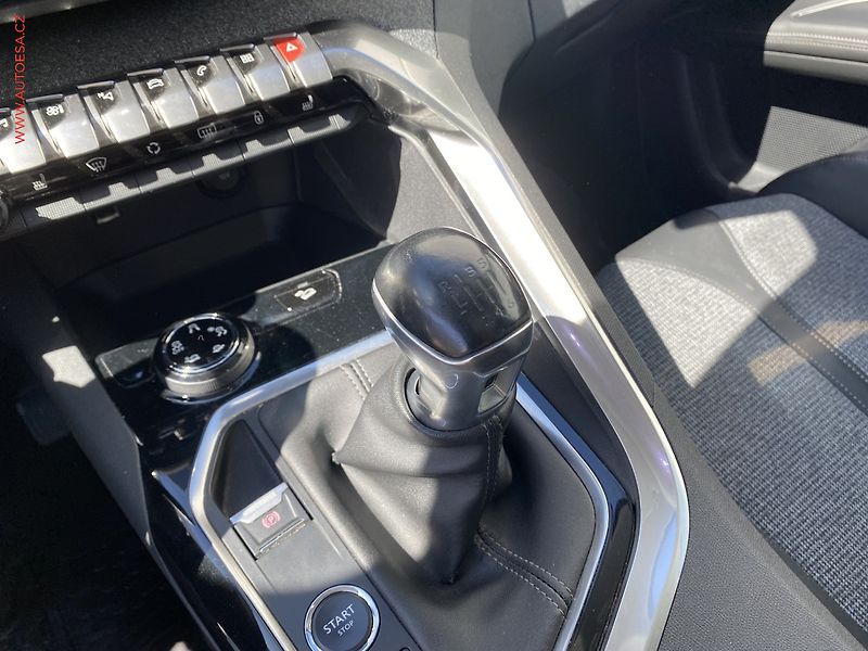 Peugeot 5008 (2018) 1.2PT, Allure, +ALU, panor - fotka 14 z 19