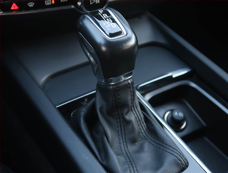 Volvo V60 (2018) D3 2.0, Automat, Serv.kniha - fotka 13 z 24