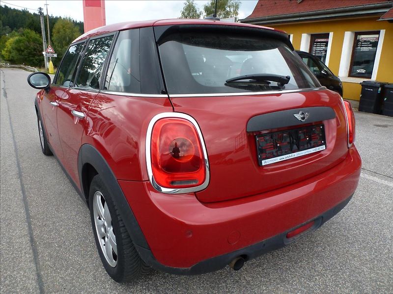 Mini One 1,5 D 5 dveří  TWINPOWER TURBO - fotka 12 z 51