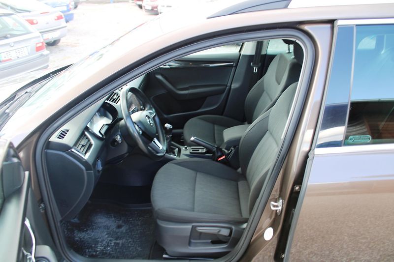 Škoda Octavia (2018) 1,4TSI KLIMA EL.OKNA TEMPOMAT - fotka 9 z 16