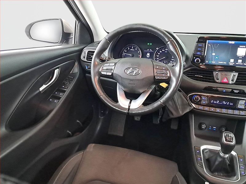 Hyundai i30 (2018) 1.0 T-GDI, Navi, Tempomat - fotka 7 z 21